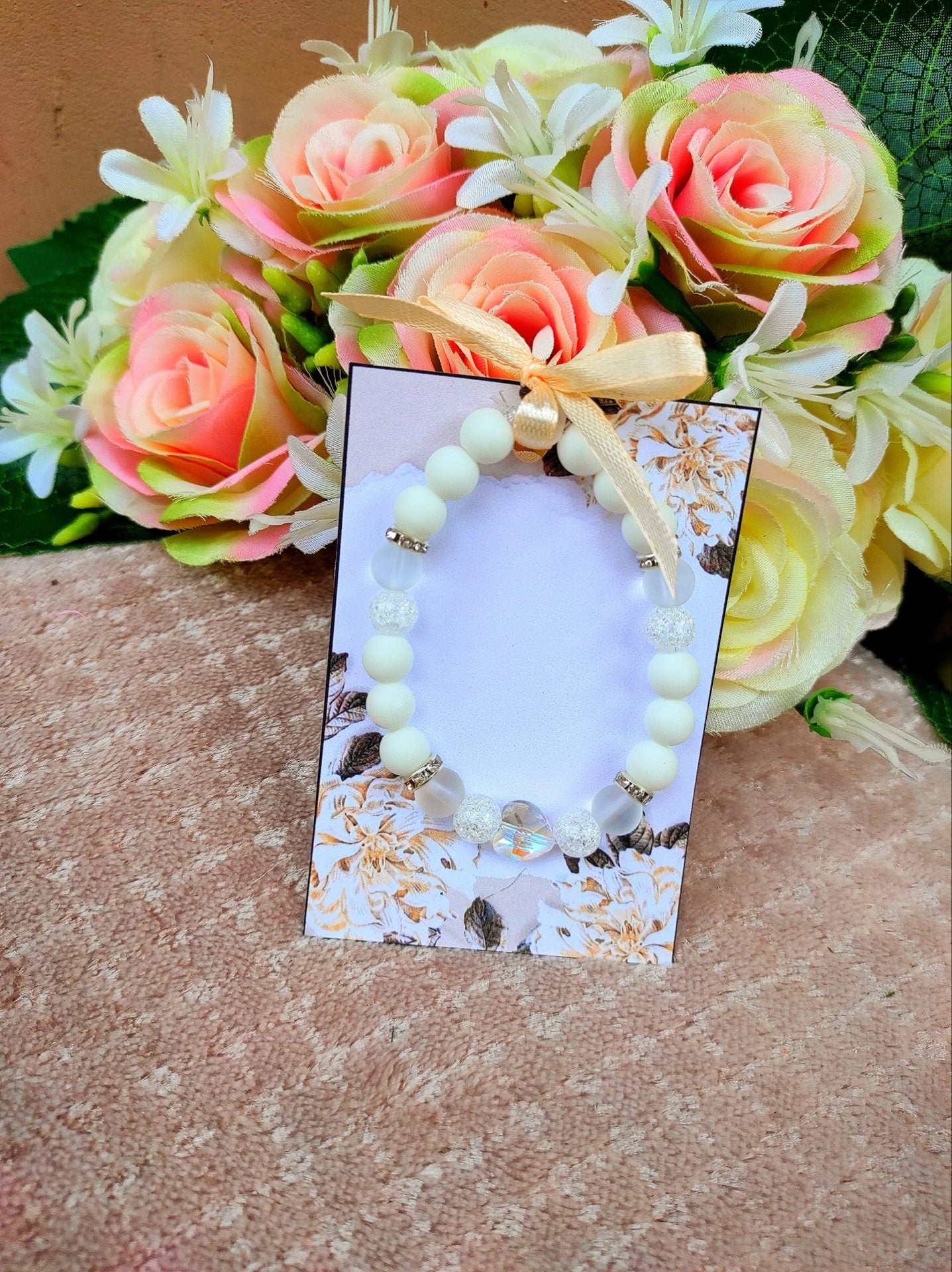 Védelmező, nyugtató fehér karkötő